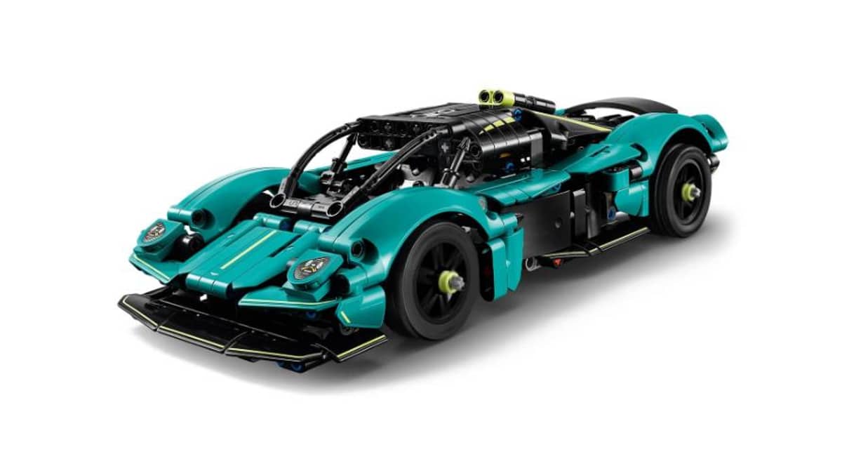 شتر aston-martin-valkyrie