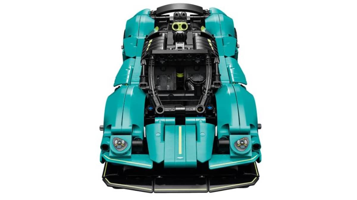 شتر aston-martin-valkyrie