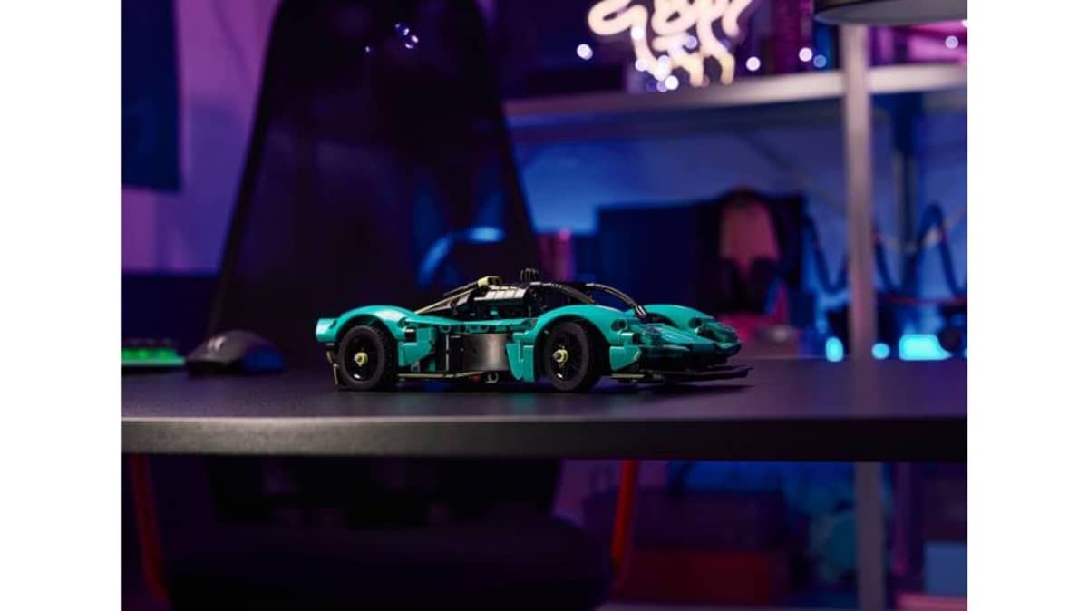 شتر aston-martin-valkyrie