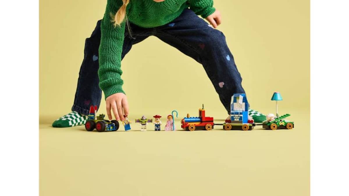شتر toy-story-celebration-train-and-rc-car