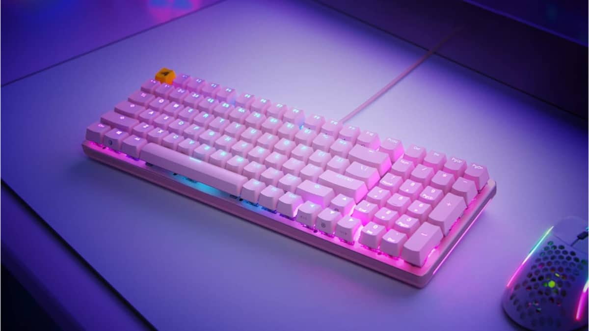 شتر glorious-96percent-full-size-modular-mechanical-wired-keyboard-pink