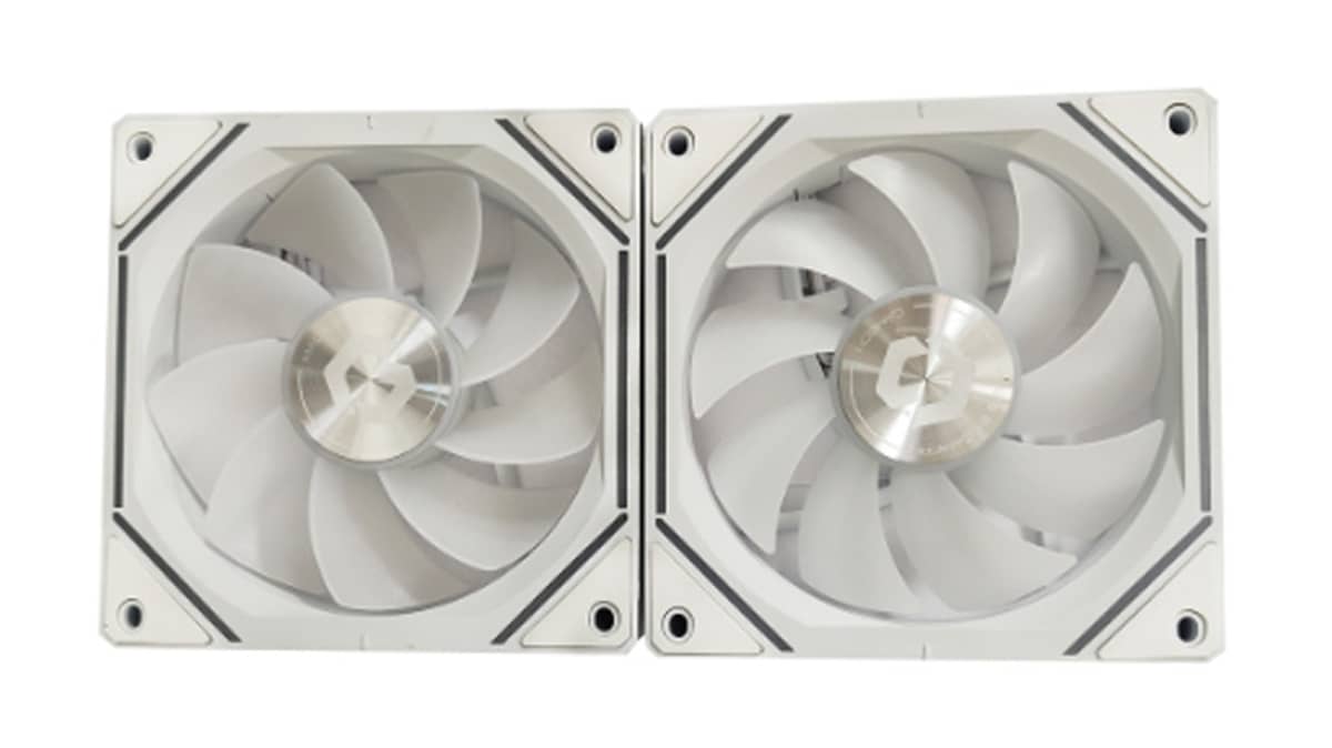 شتر gameon-valkyrie-i-series-7-fan-mid-tower-argbpwm-lighting-gaming-case-white