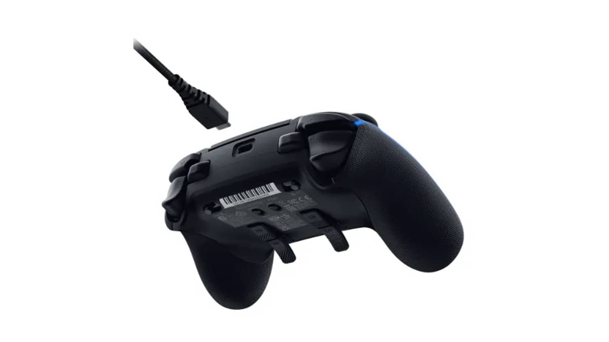 buy razer-wolverine-v2-pro-playstation-licensed-black