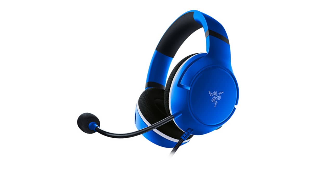 buy razer-essential-duo-bundle-for-xbox-kaira-x-headset-with-xbox-controller-charging-stand-blue