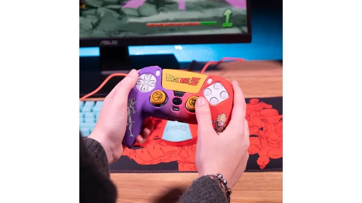 Blackfire Gamer Kit Coque Silicone + 2 Grips pour DualSense PS5